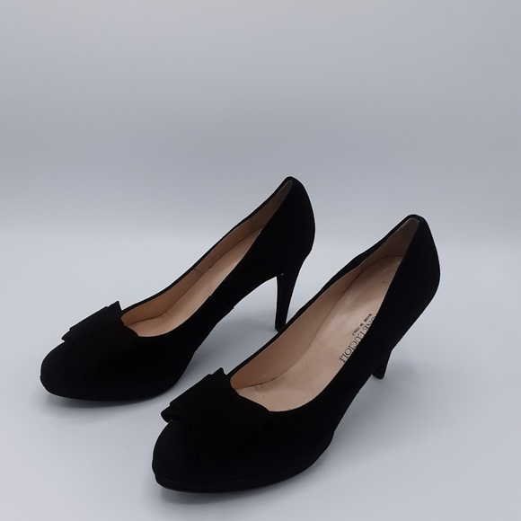 Gastone Lucioli Camoscio Black Suede Bow Pumps - Picture 4 of 6